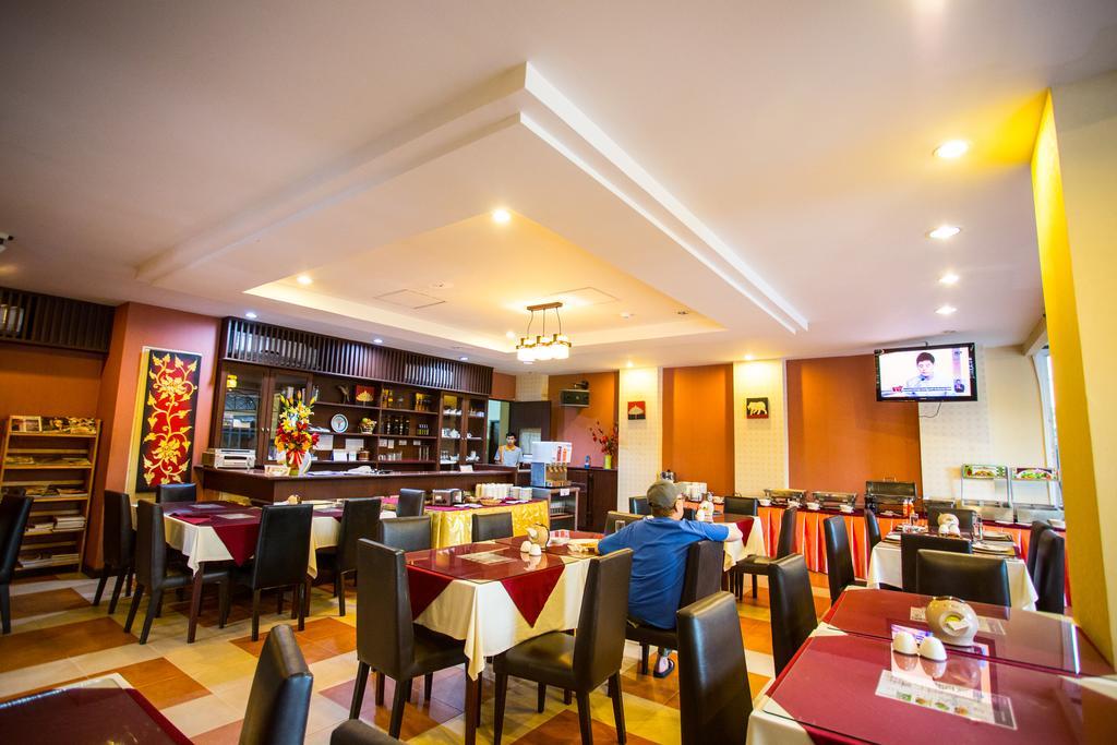 Madina Rayong Hotel Экстерьер фото