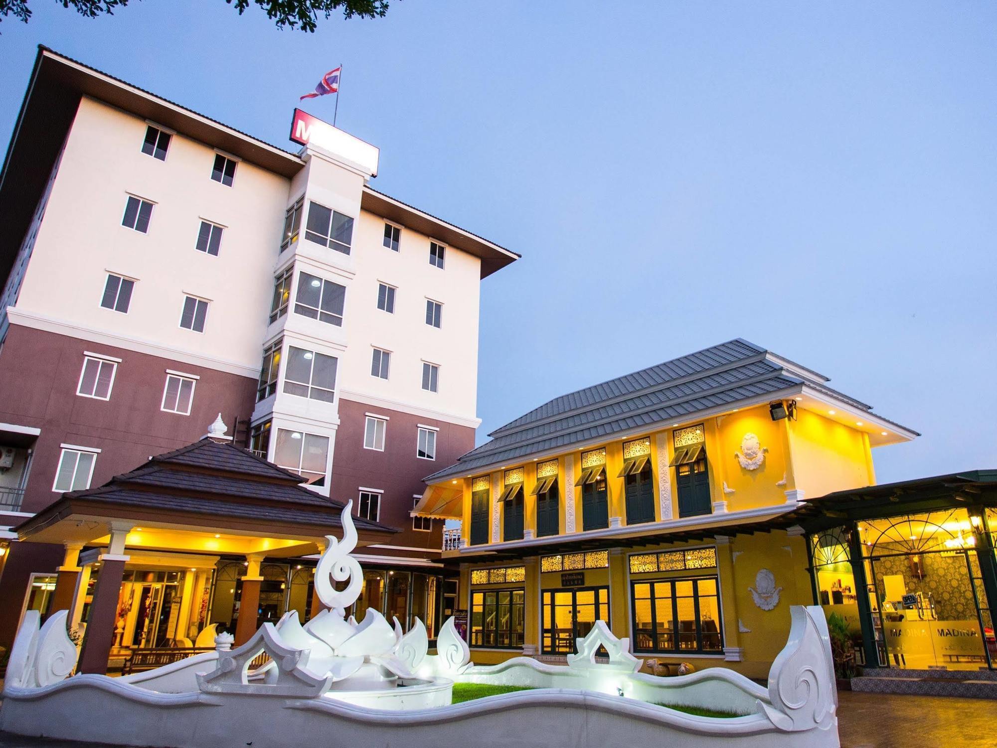 Madina Rayong Hotel Экстерьер фото