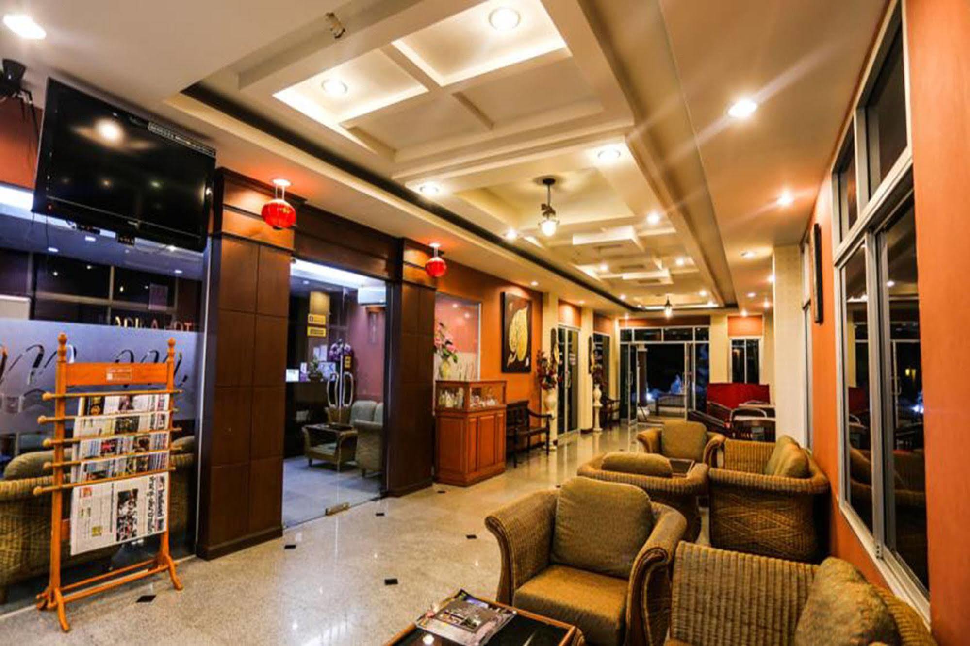 Madina Rayong Hotel Экстерьер фото