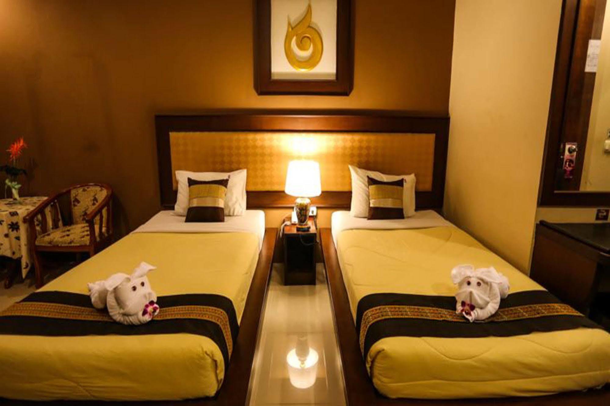 Madina Rayong Hotel Экстерьер фото