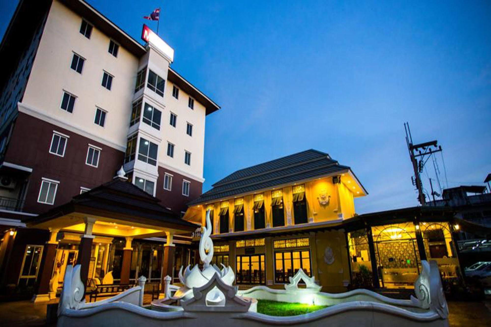 Madina Rayong Hotel Экстерьер фото