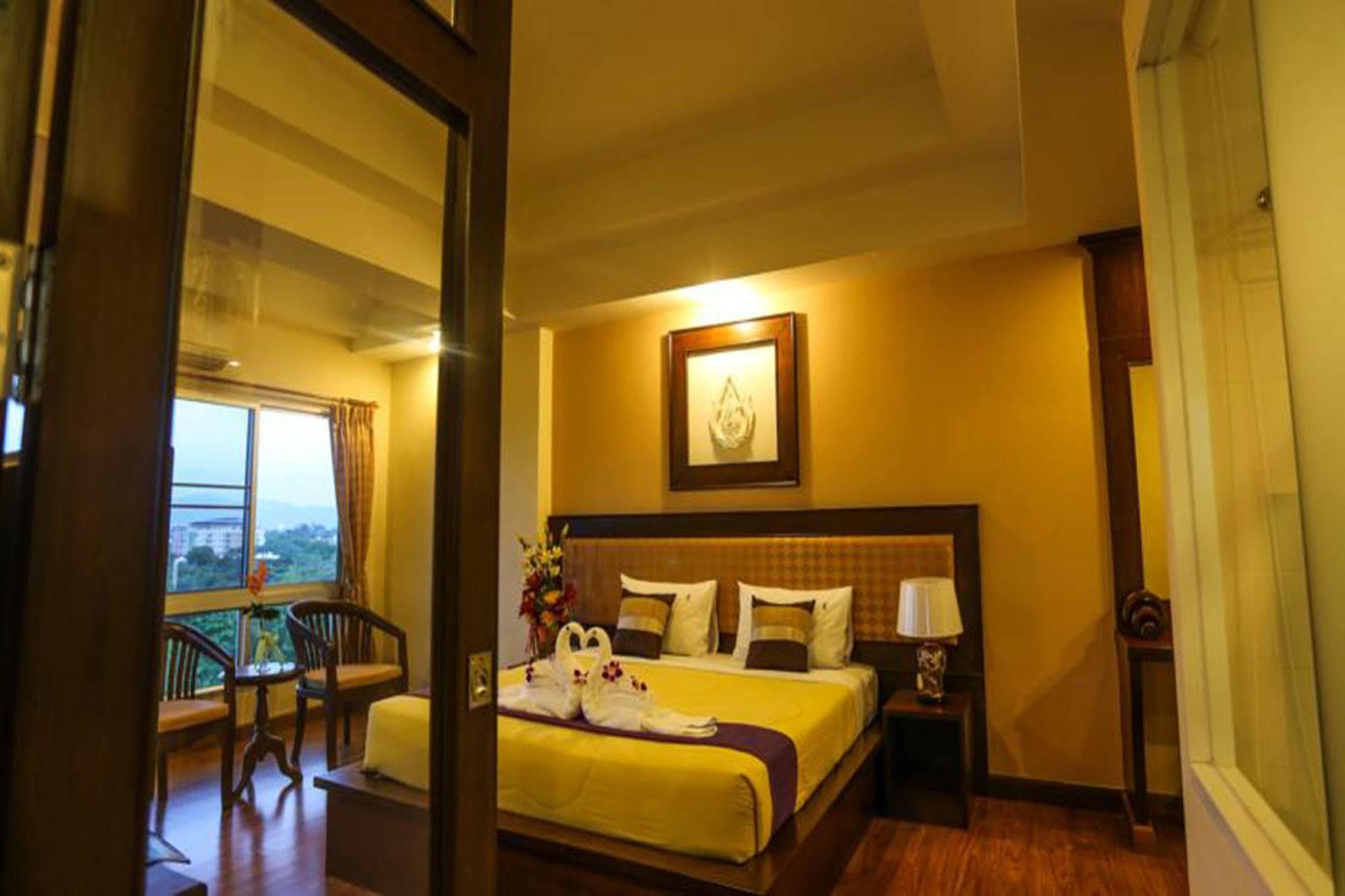 Madina Rayong Hotel Экстерьер фото