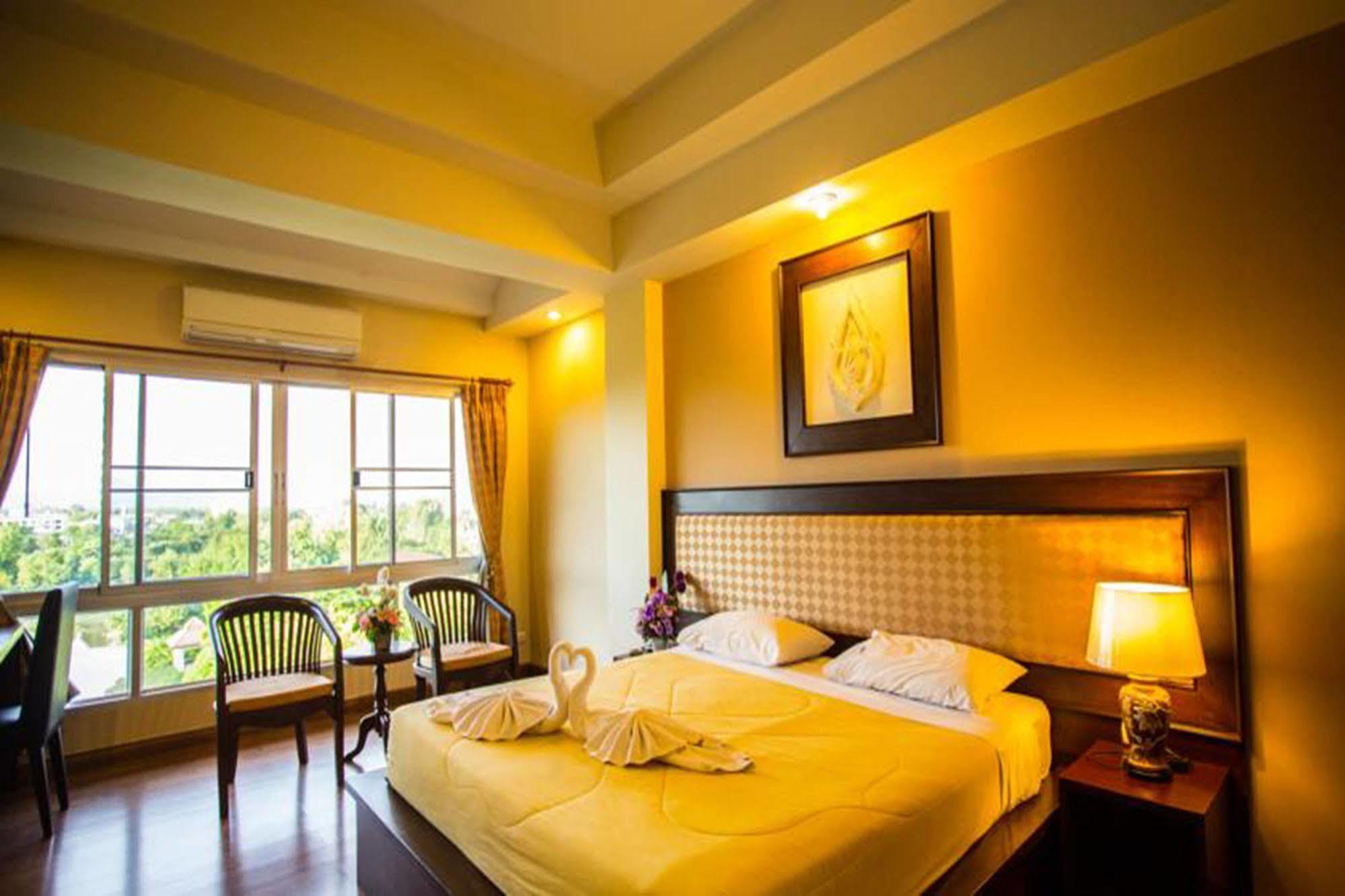 Madina Rayong Hotel Экстерьер фото