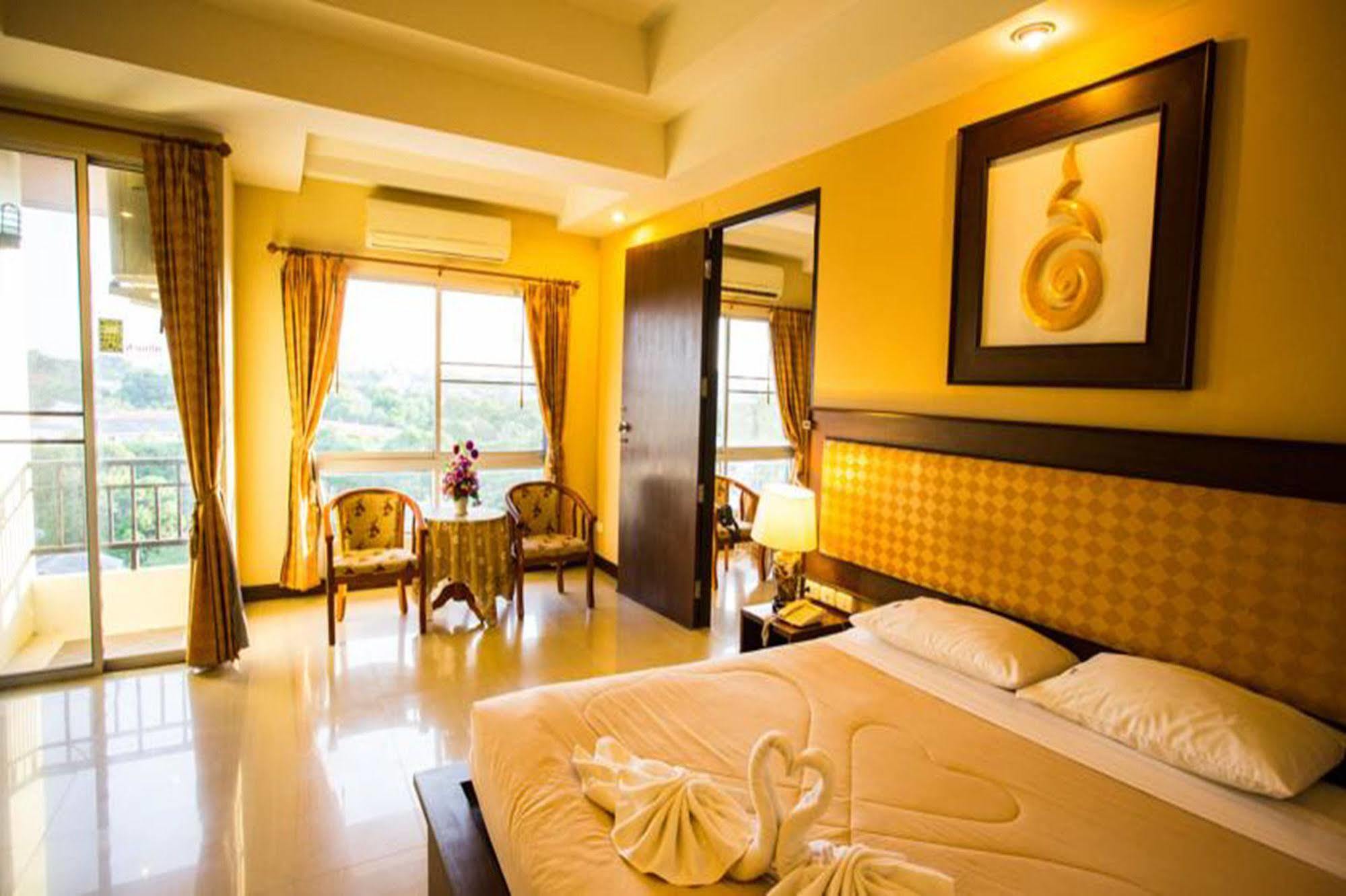 Madina Rayong Hotel Экстерьер фото